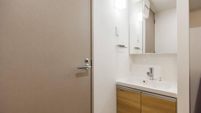 Gallery image 10